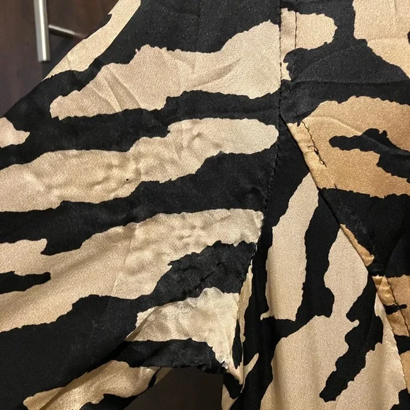 Zara 100% Silk Robe - Picture 11 of 11